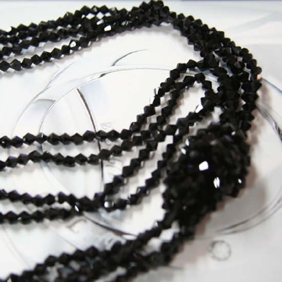 블랙 크리스탈 목걸이