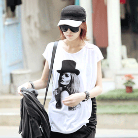 [스타일추천]09823.중절모 레이디 티셔츠/시크한 감성/박시한 루즈핏/뒷면 시스루 디자인/ 부드러운 코튼소재로 스타일리쉬한 감각 