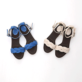 00552.Twist Strap Shoes