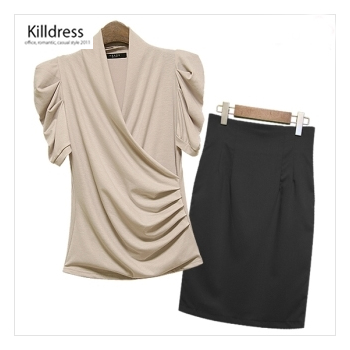 P110506000593★주문폭주!!★섹시 숄카라 퍼프소매 셔링 랩티셔츠+스테디셀러 심플 절개 하이웨스트 스커트